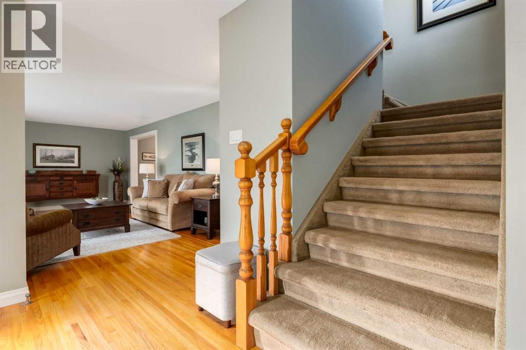 10723 Maplebend Drive SE, Calgary, Alberta  T2J 1X3 - Photo 21 - A2351261