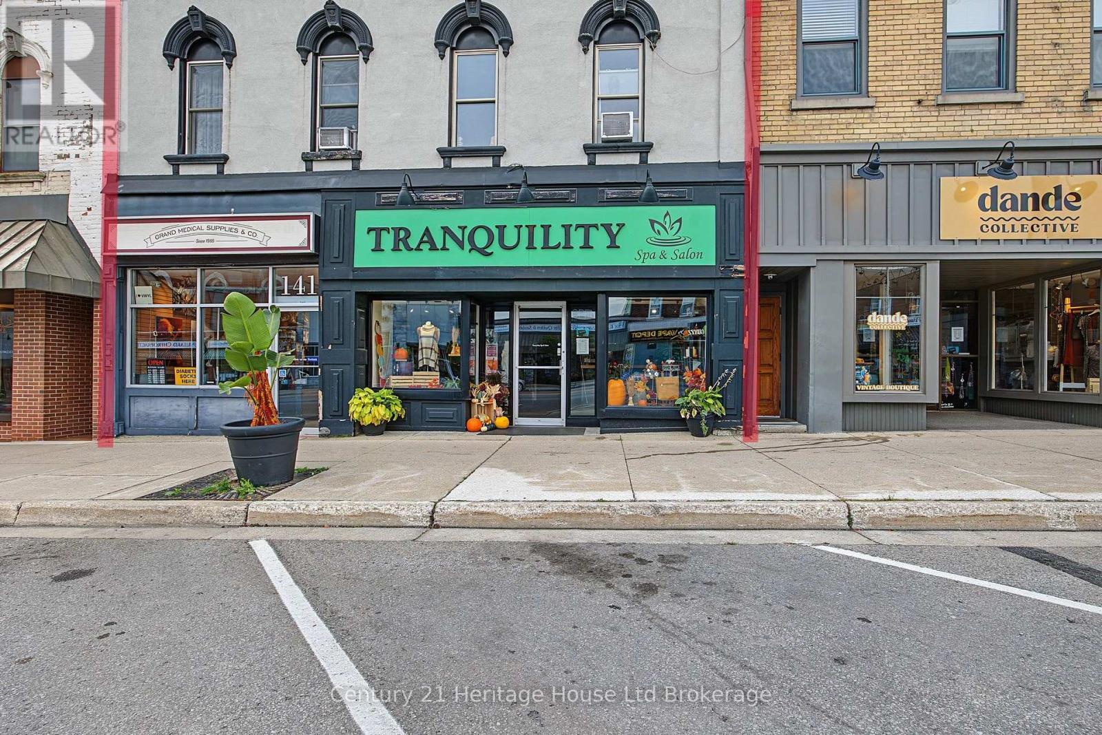 141-143 Broadway Street, Tillsonburg, Ontario  N4G 3P7 - Photo 2 - X13880178
