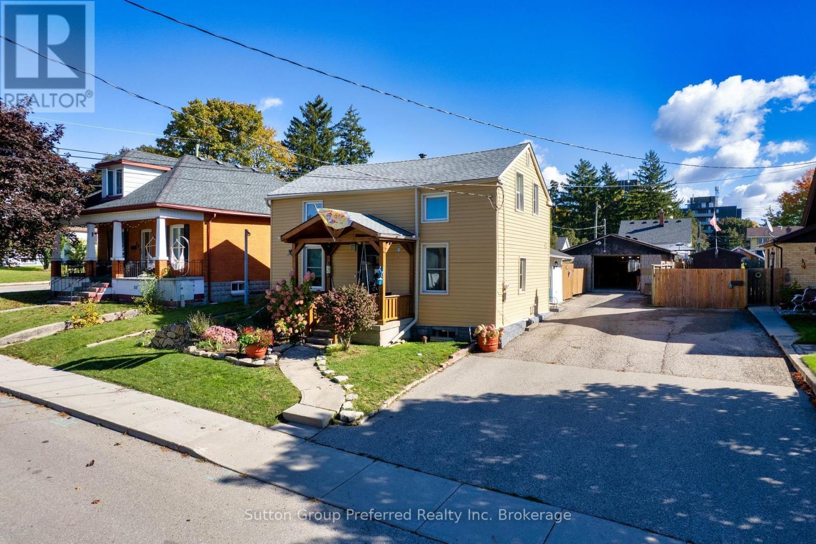 47 CENTRE STREET, Woodstock, Ontario