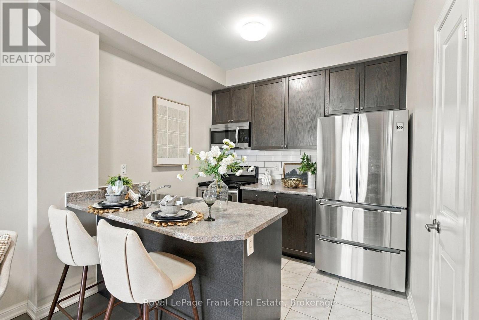 405 - 84 Aspen Springs Drive, Clarington, Ontario  L1C 0V3 - Photo 6 - E13880106