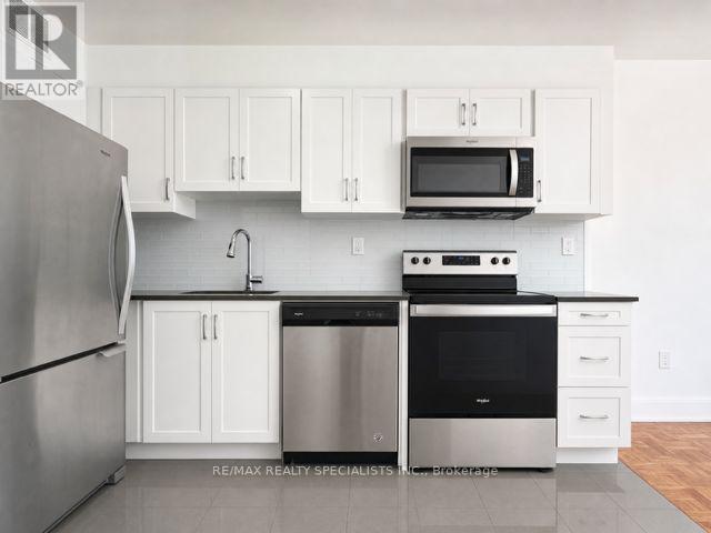 404 - 80 WELLESLEY STREET E