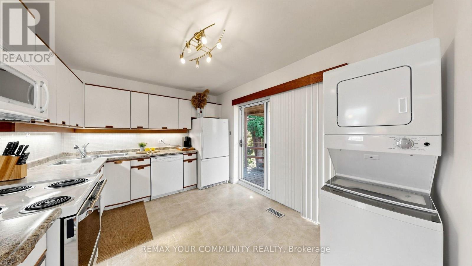487 Hounslow Avenue, Toronto, Ontario  M2R 1J1 - Photo 13 - C13880104