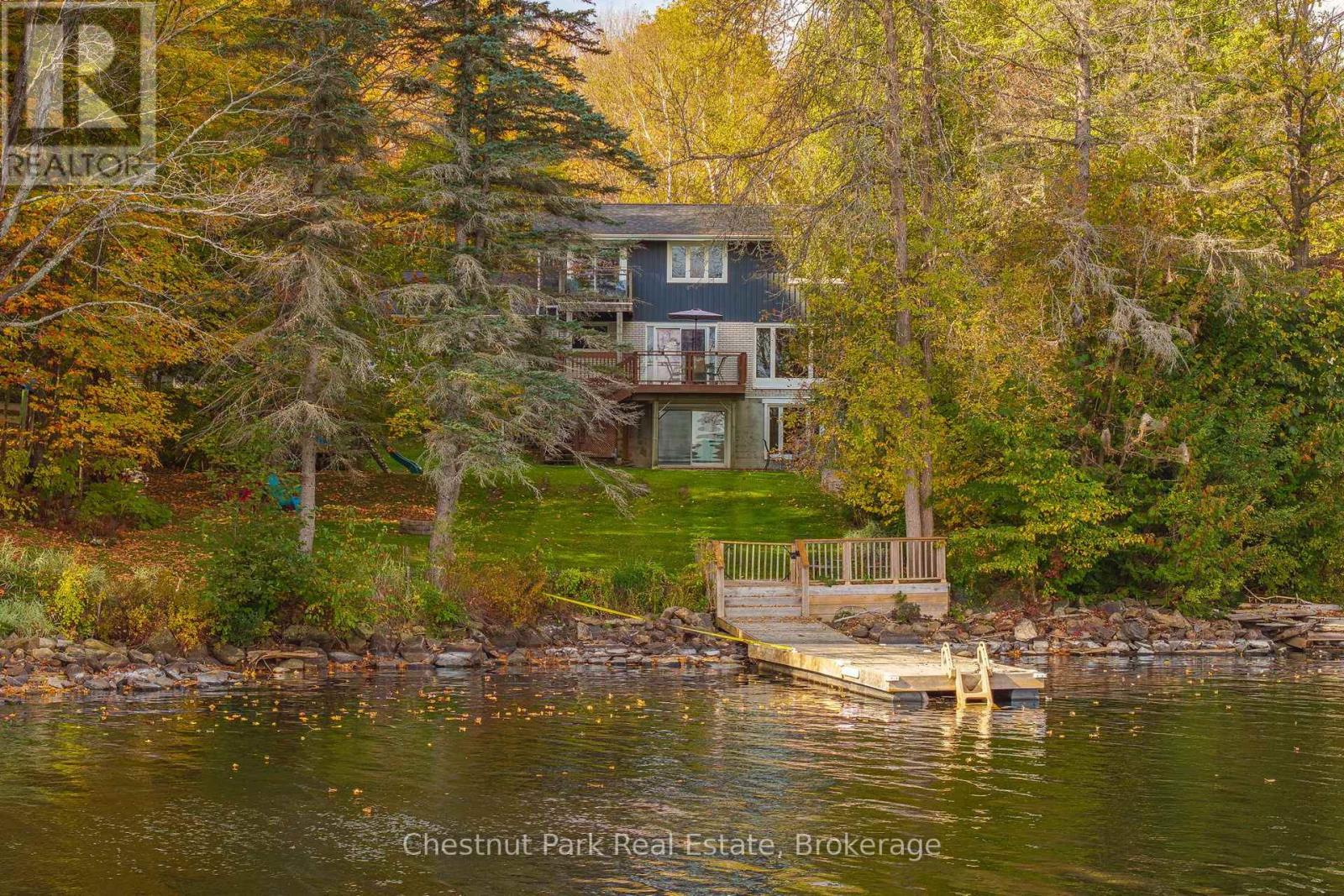 26 HELEN STREET, Huntsville, Ontario