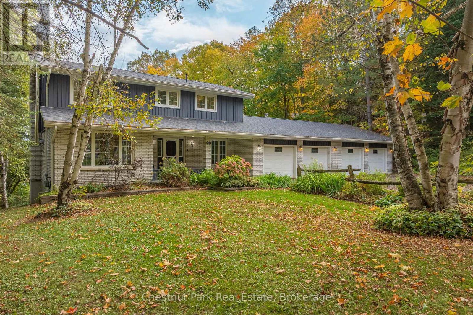 26 Helen Street, Huntsville, Ontario  P1H 1H5 - Photo 2 - X13880168