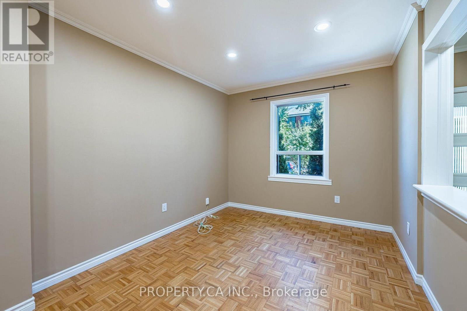 32 Frankdale Avenue, Toronto (Danforth Village-East York), Ontario  M4J 3Z9 - Photo 10 - E13880088