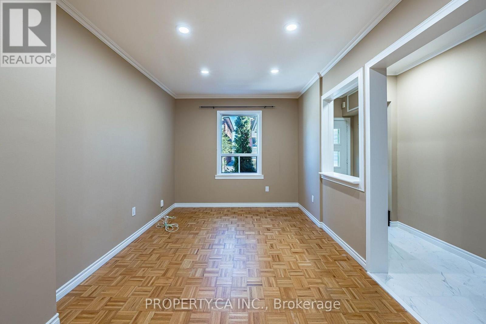 32 Frankdale Avenue, Toronto (Danforth Village-East York), Ontario  M4J 3Z9 - Photo 11 - E13880088