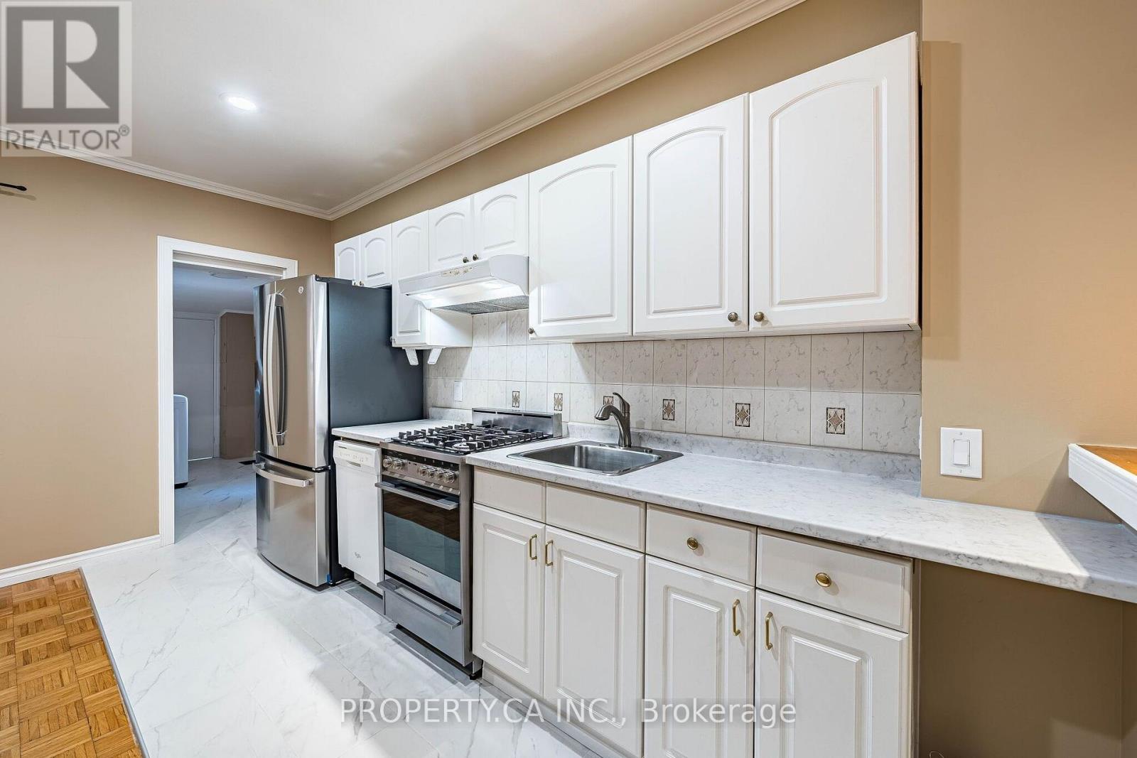 32 Frankdale Avenue, Toronto (Danforth Village-East York), Ontario  M4J 3Z9 - Photo 18 - E13880088
