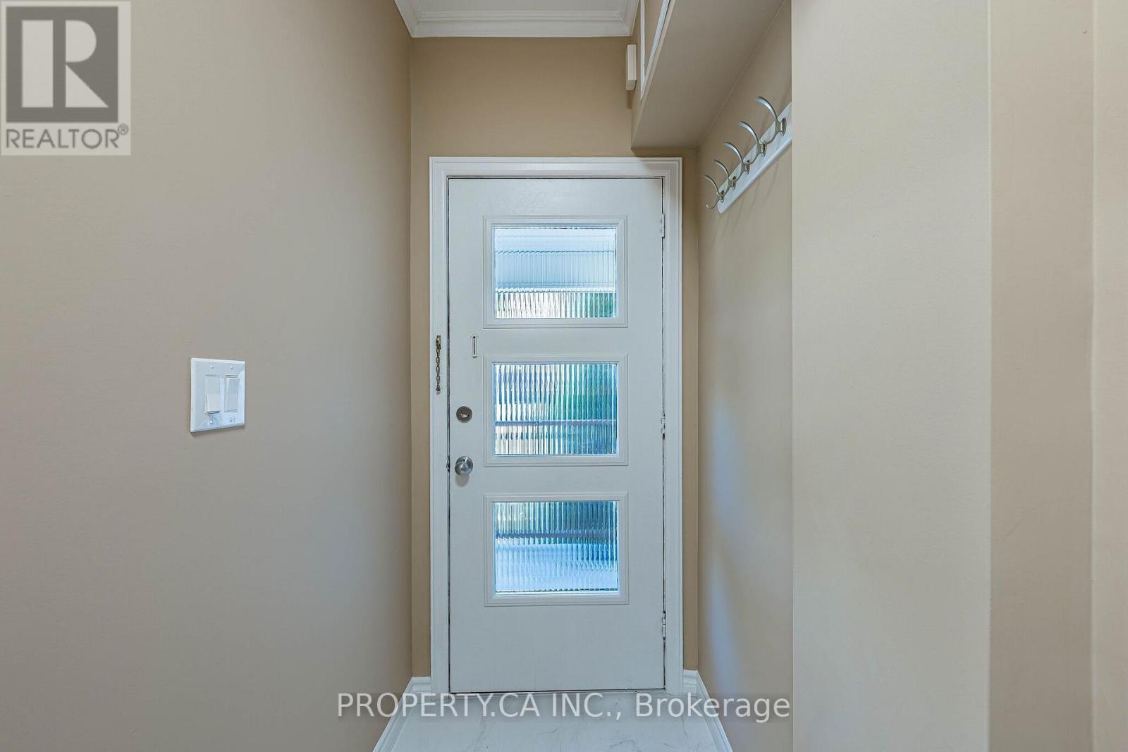 32 Frankdale Avenue, Toronto (Danforth Village-East York), Ontario  M4J 3Z9 - Photo 8 - E13880088