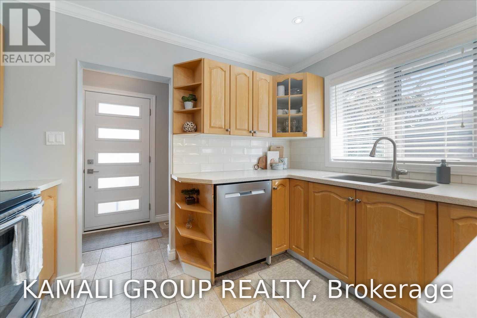 Main - 714 Gilbert Street W, Whitby (Downtown Whitby), Ontario  L1N 1S2 - Photo 8 - E13880208