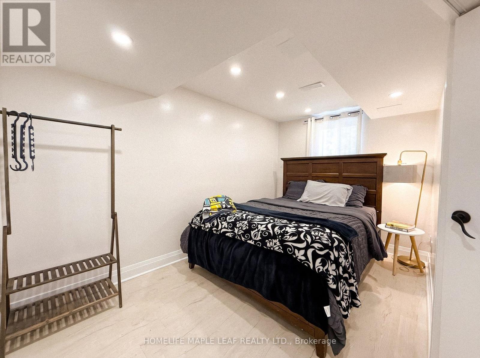 12 Giles Court, Whitby, Ontario  L1N 8T5 - Photo 35 - E13880266