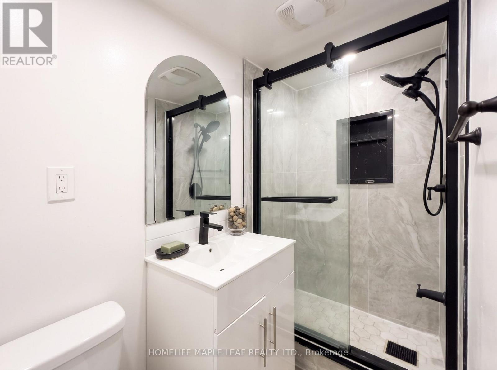 12 Giles Court, Whitby, Ontario  L1N 8T5 - Photo 37 - E13880266