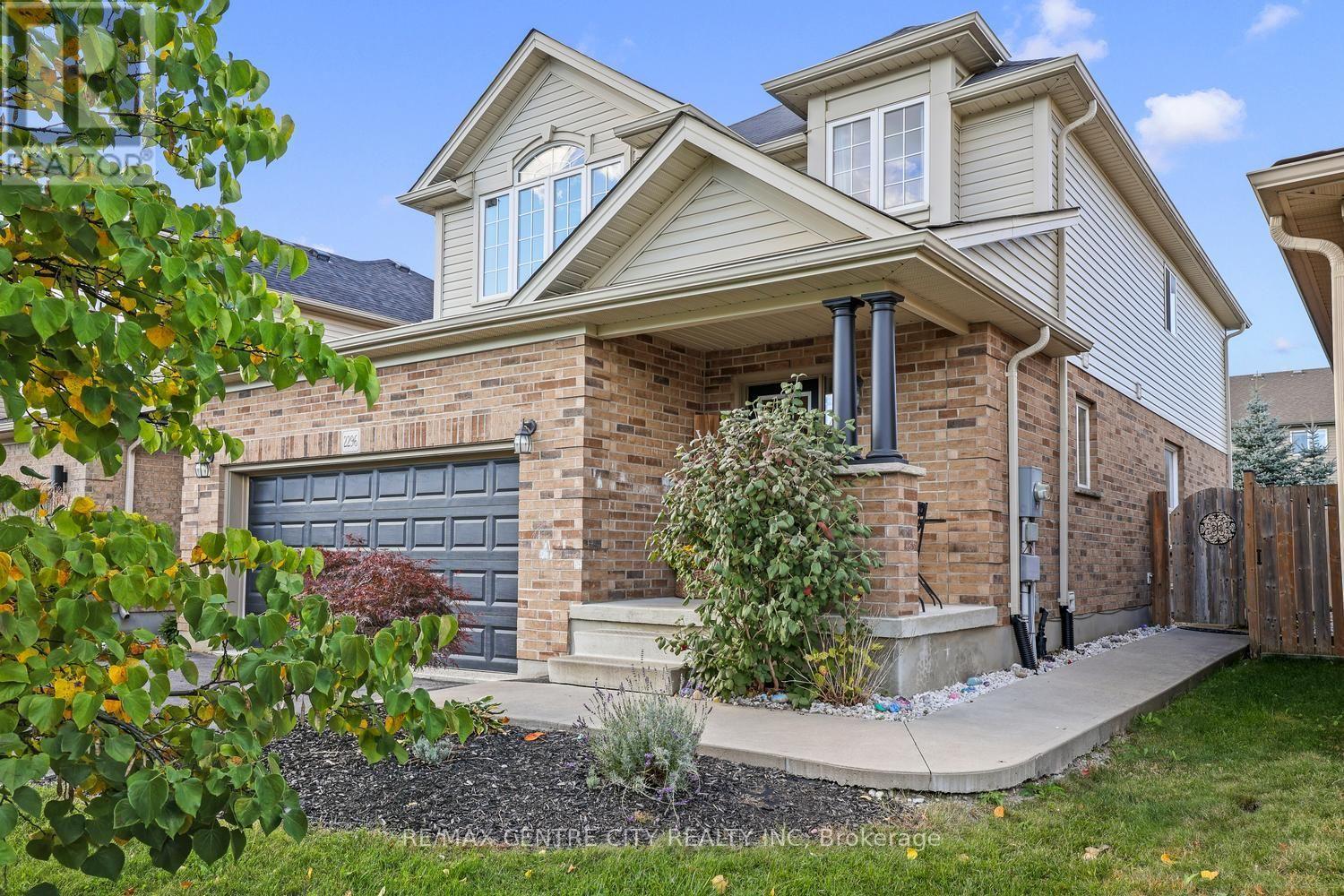 2296 Yellowbirch Way, London North, Ontario  N6G 0L3 - Photo 2 - X13880026