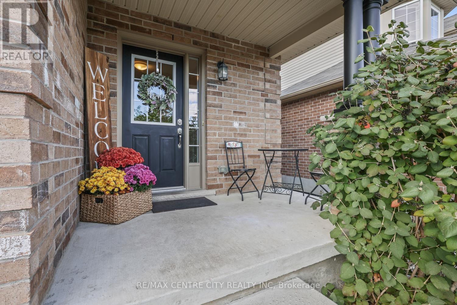 2296 Yellowbirch Way, London North, Ontario  N6G 0L3 - Photo 3 - X13880026