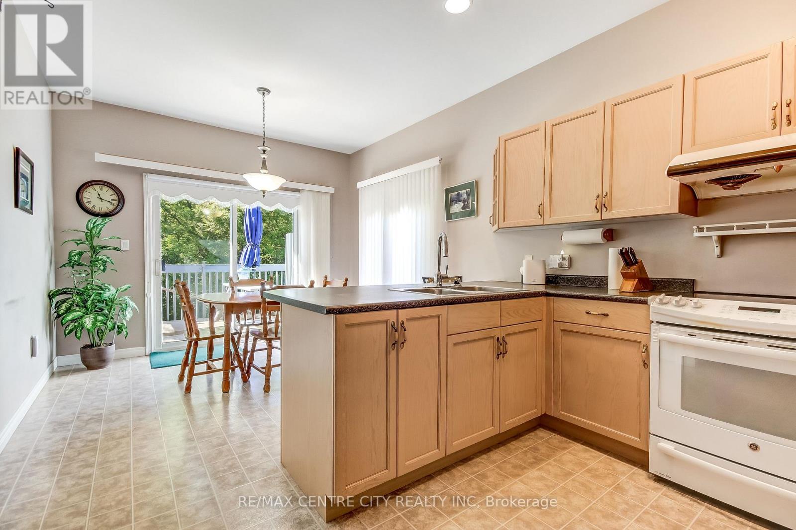22 Harrington Crescent, St. Thomas, Ontario  N5R 6J1 - Photo 9 - X13880176