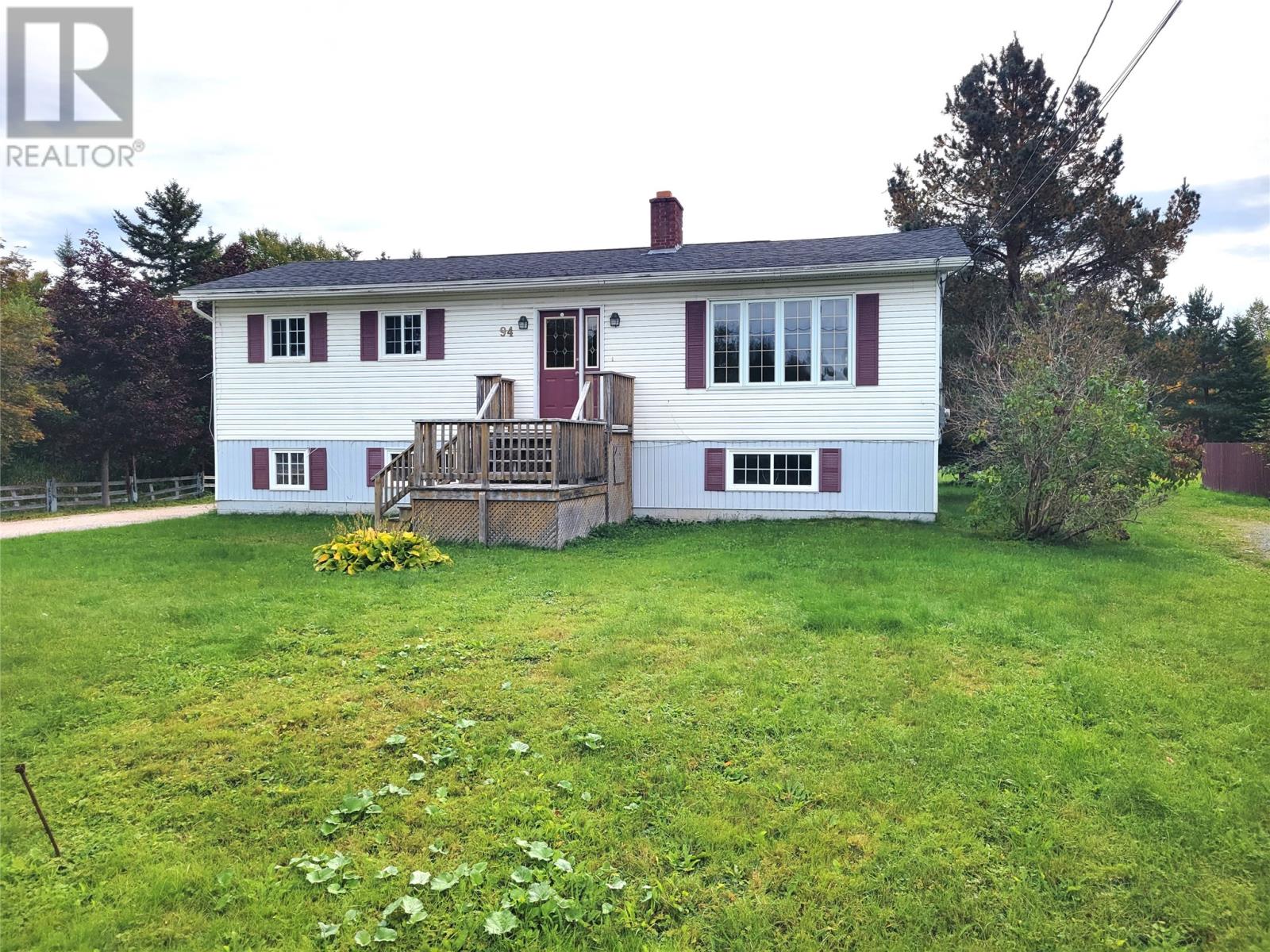 94 Midland Row, Pasadena, Newfoundland & Labrador