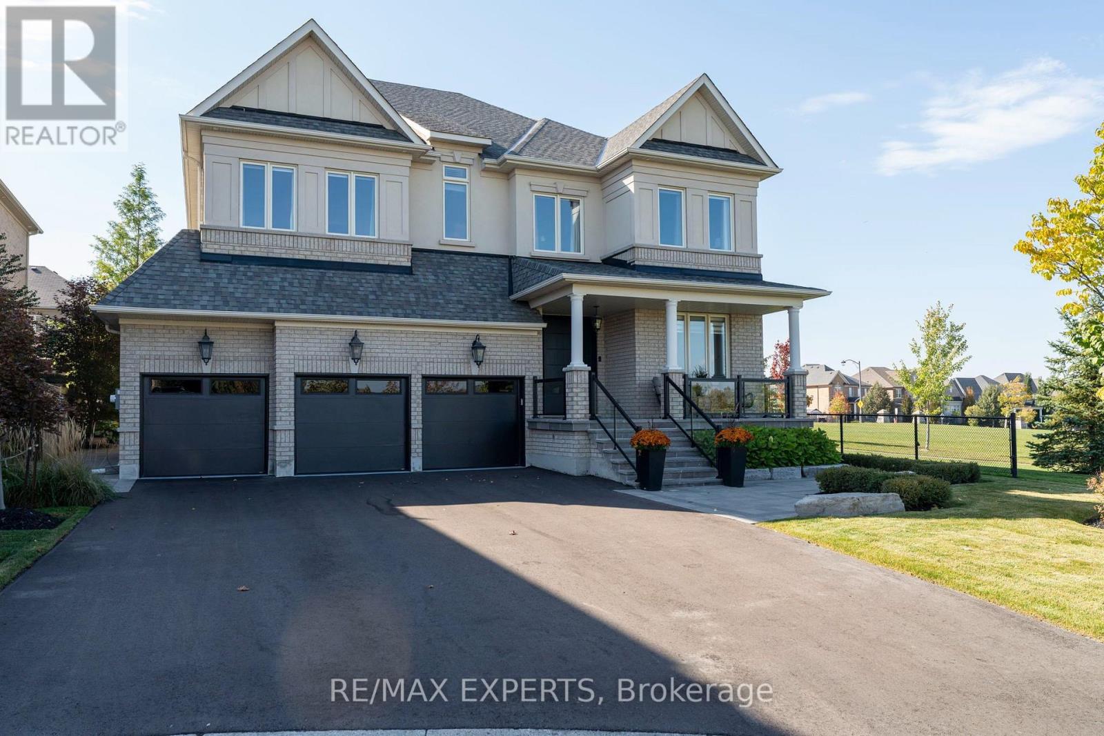 16 Thomas Noble Court, King, Ontario  L7B 0A3 - Photo 2 - N13880018