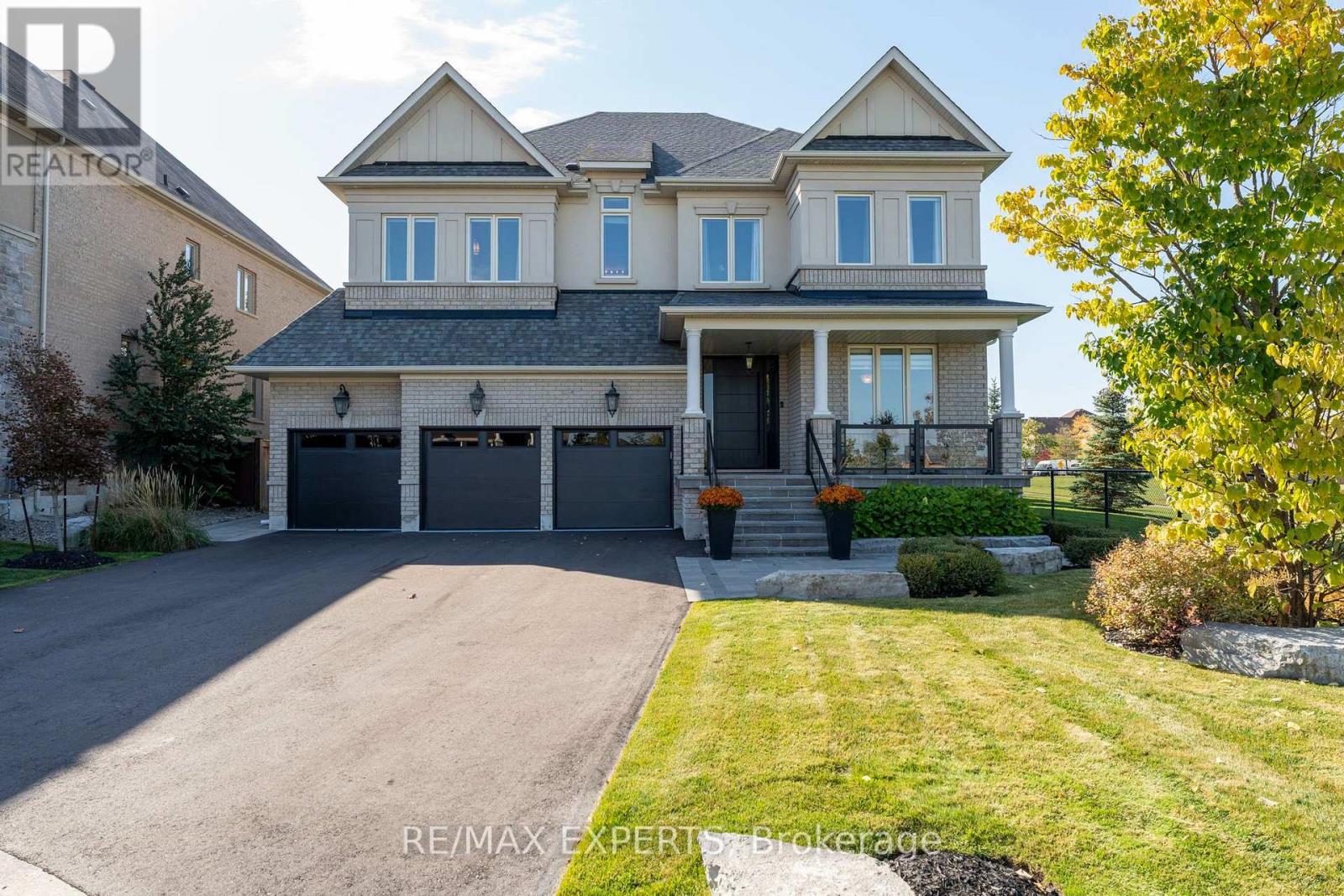 16 Thomas Noble Court, King, Ontario  L7B 0A3 - Photo 3 - N13880018