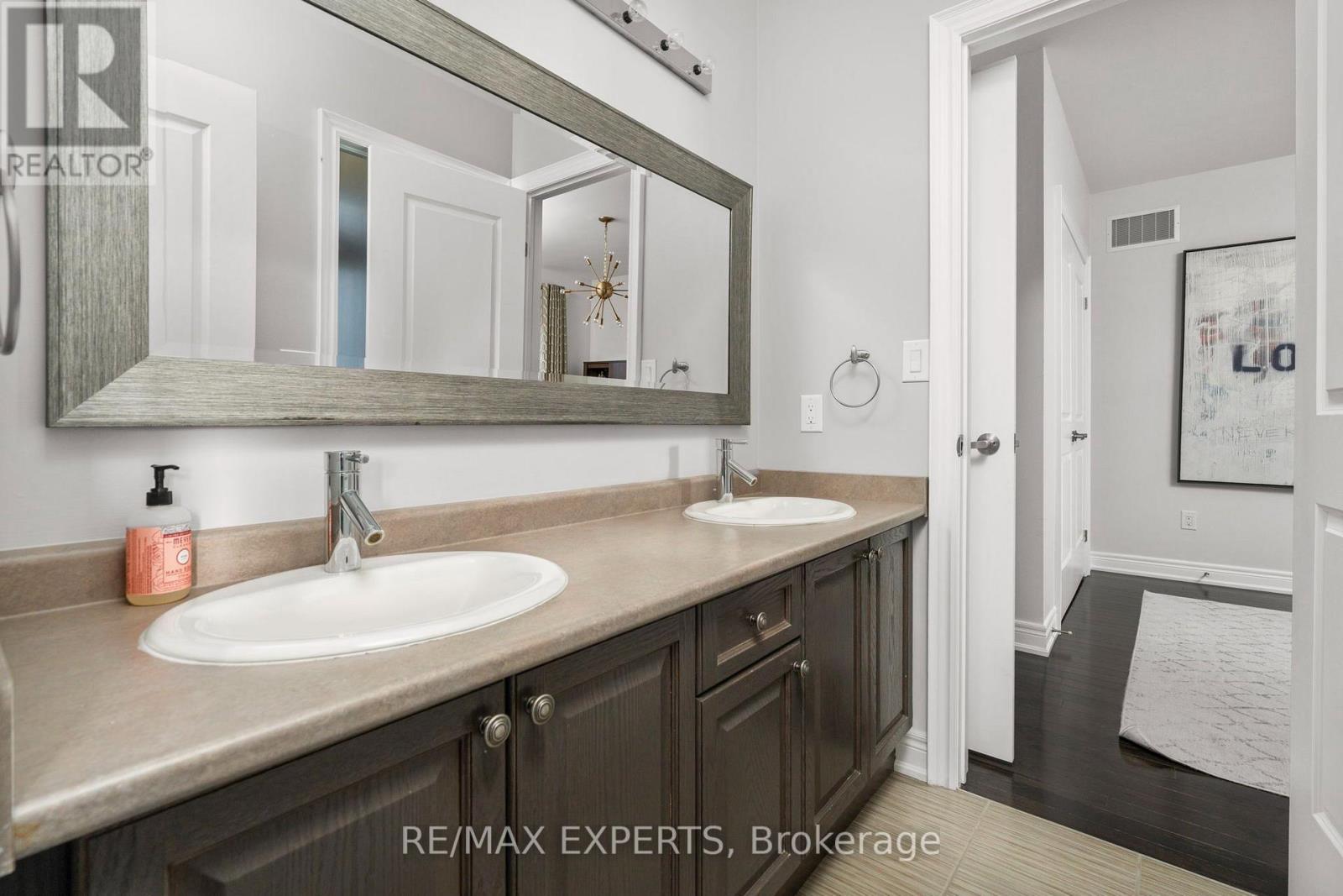 16 Thomas Noble Court, King, Ontario  L7B 0A3 - Photo 36 - N13880018
