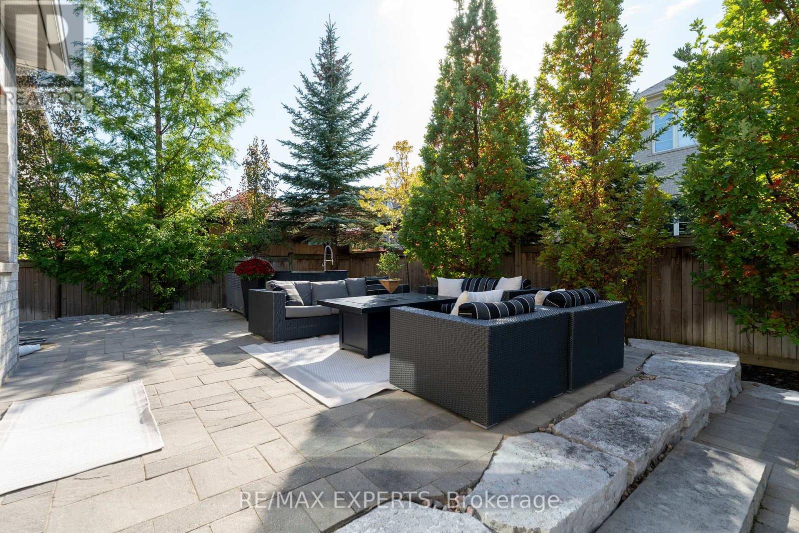 16 Thomas Noble Court, King, Ontario  L7B 0A3 - Photo 44 - N13880018