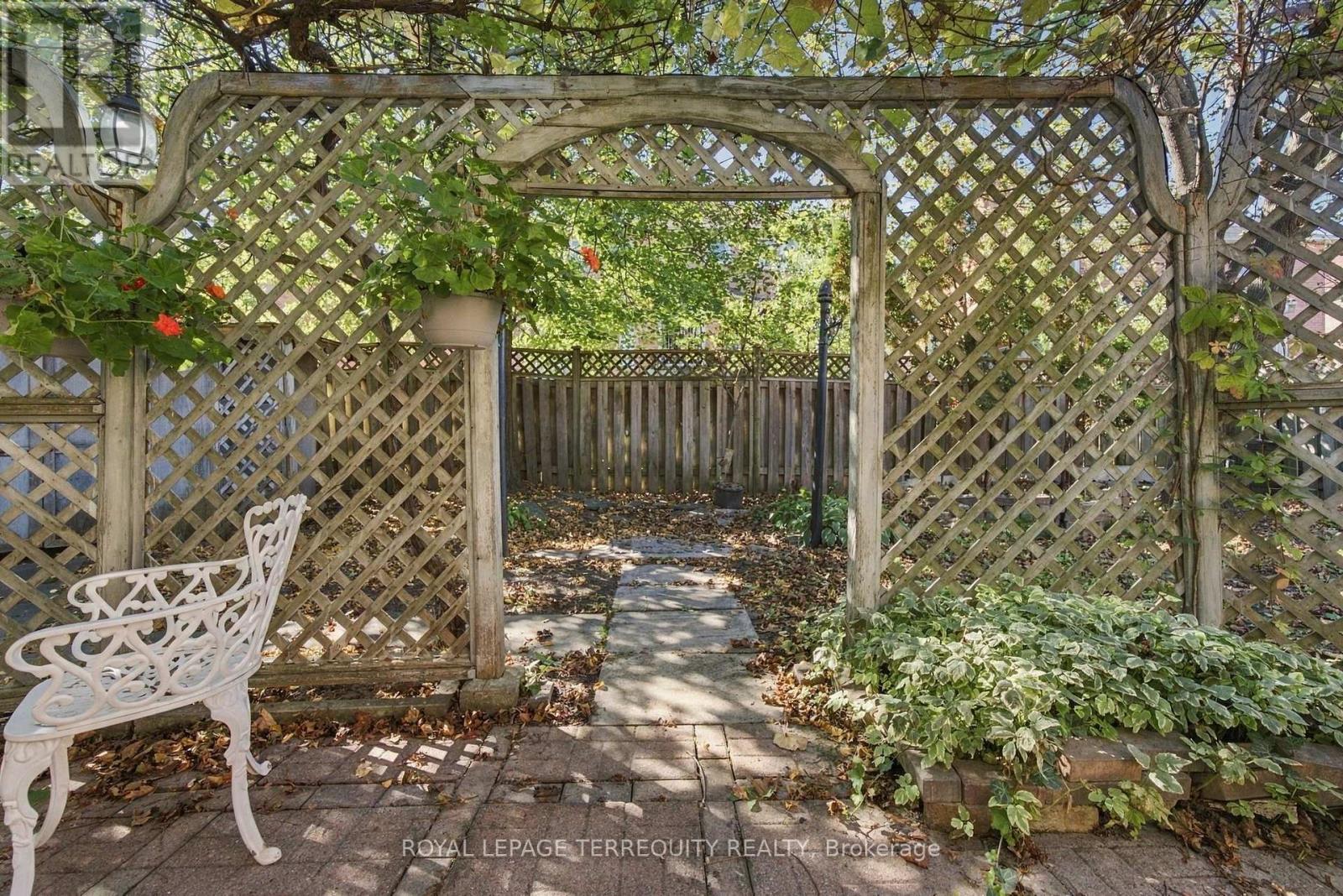 8 Mallory Avenue, Markham, Ontario  L3R 6P7 - Photo 45 - N13880096