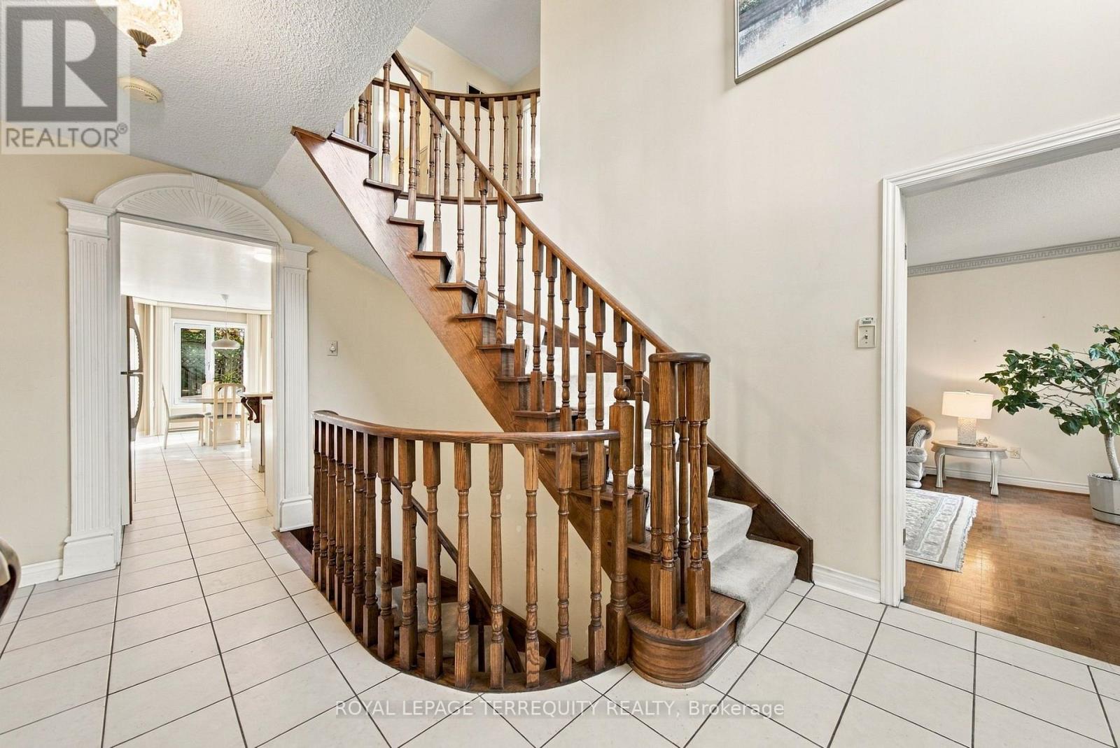 8 Mallory Avenue, Markham, Ontario  L3R 6P7 - Photo 6 - N13880096