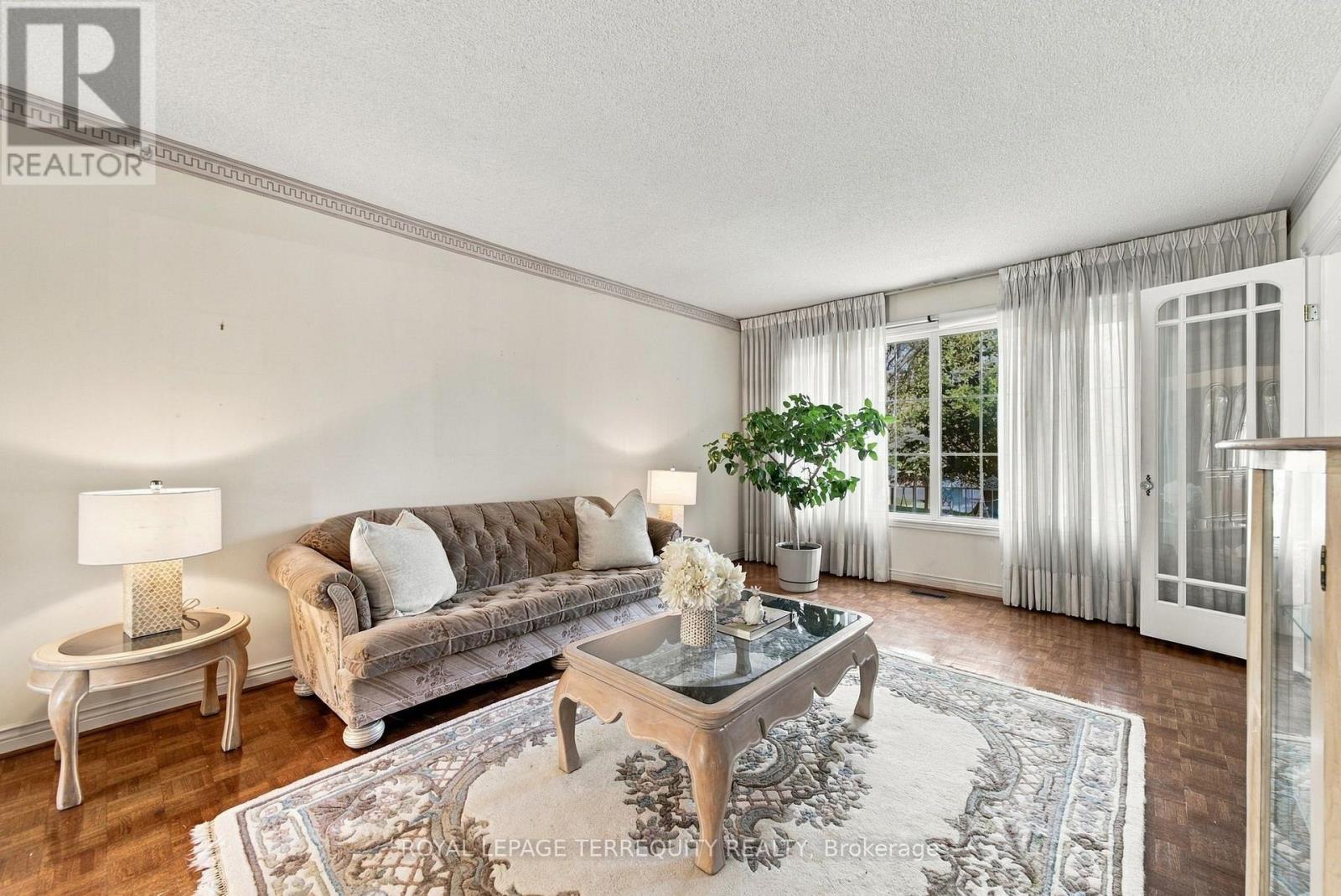 8 Mallory Avenue, Markham, Ontario  L3R 6P7 - Photo 8 - N13880096