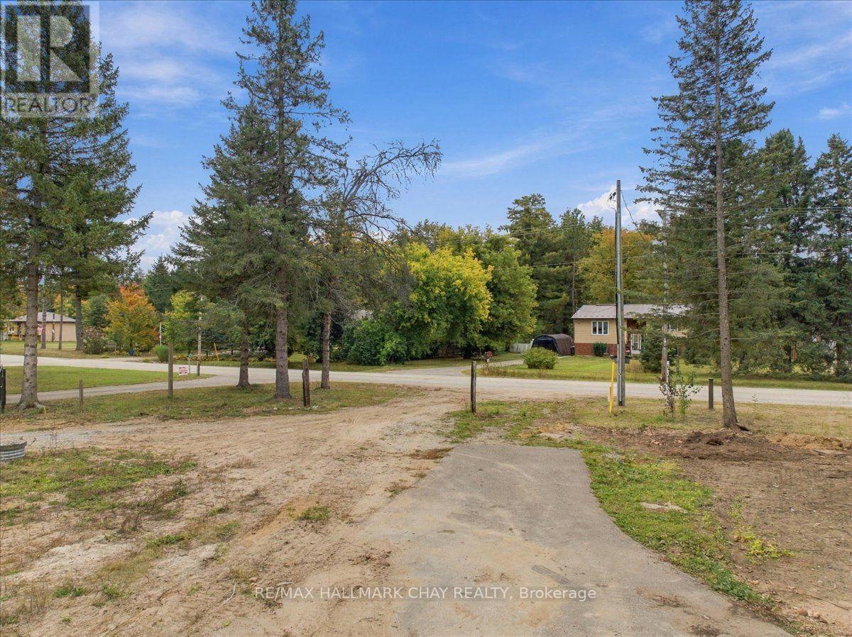 8240 Main Street, Adjala-Tosorontio, Ontario  L0M 1M0 - Photo 20 - N13880302