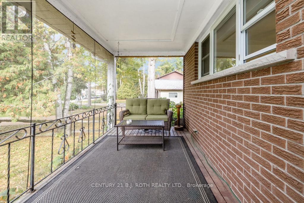 61 Ward Avenue, Oro-Medonte, Ontario  L3V 0J9 - Photo 13 - S13880316