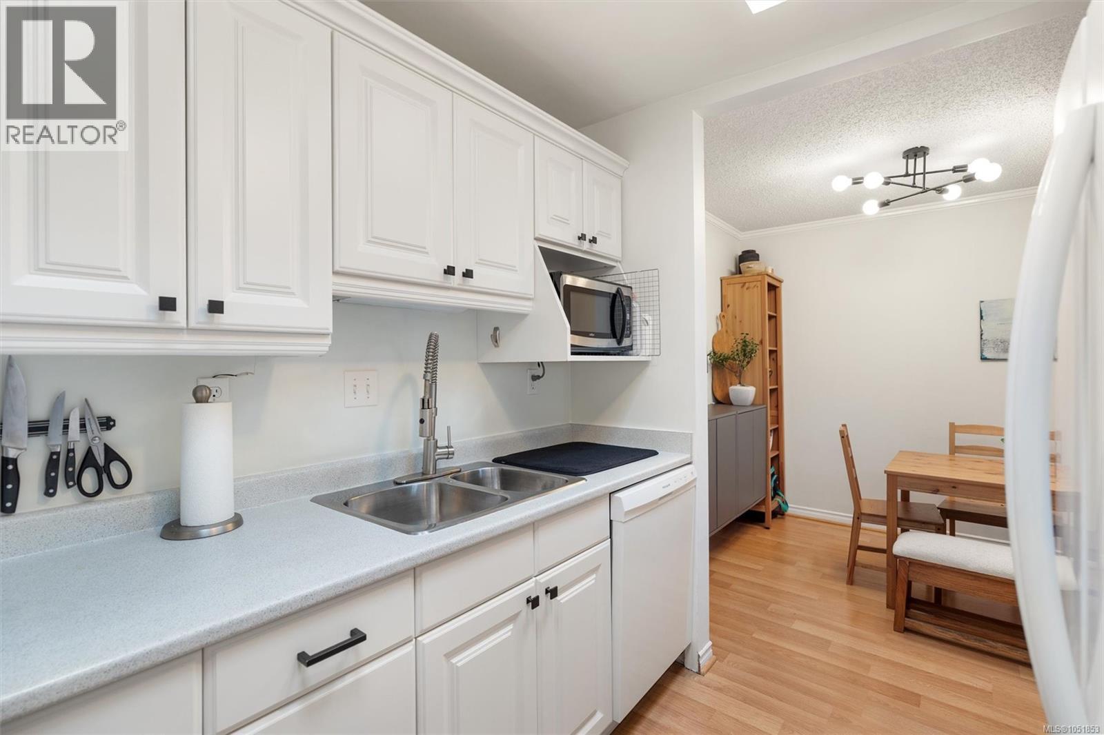 306 1518 Pandora Ave