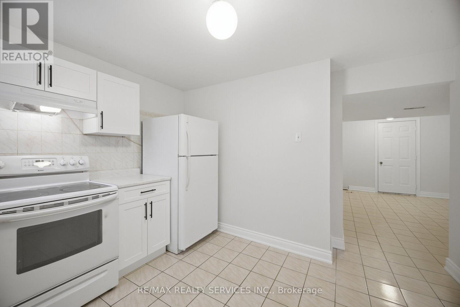 27 Edgemont Drive, Brampton, Ontario  L6V 1K9 - Photo 33 - W13880086