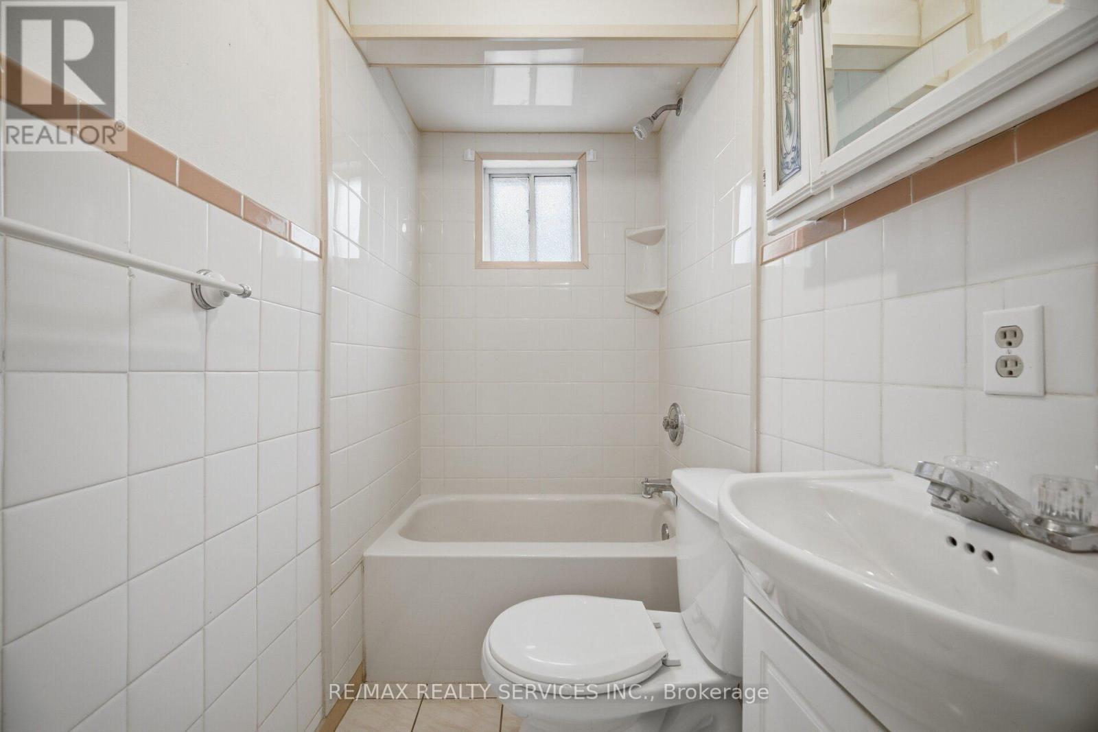 27 Edgemont Drive, Brampton, Ontario  L6V 1K9 - Photo 36 - W13880086