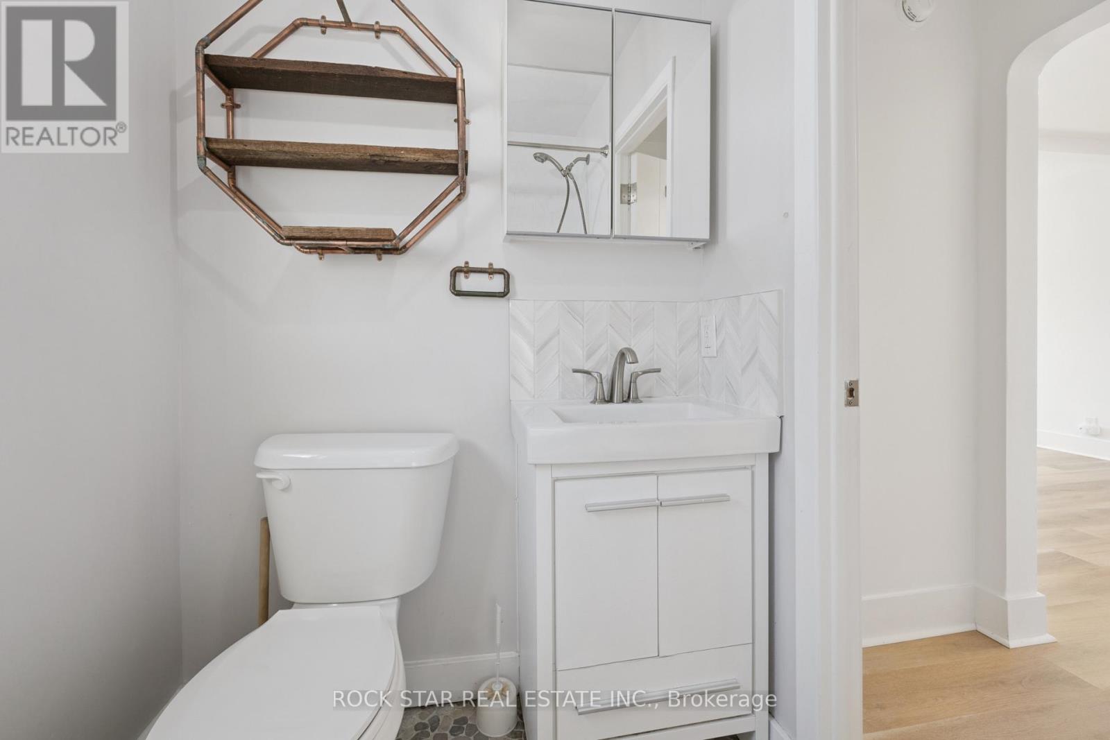 20 Braeburn Avenue, Toronto, Ontario  M9P 2J3 - Photo 17 - W13880128