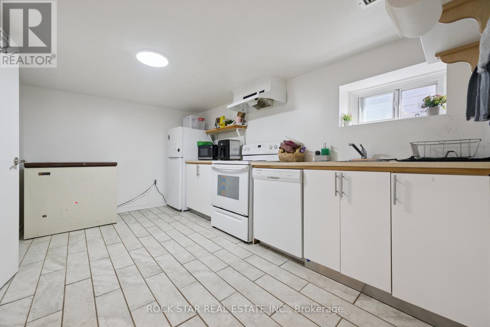 20 Braeburn Avenue, Toronto, Ontario  M9P 2J3 - Photo 25 - W13880128