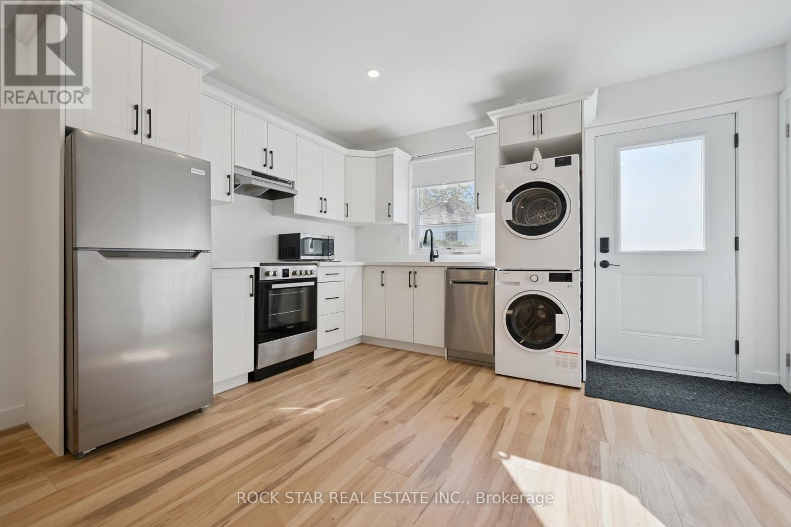 20 Braeburn Avenue, Toronto, Ontario  M9P 2J3 - Photo 37 - W13880128