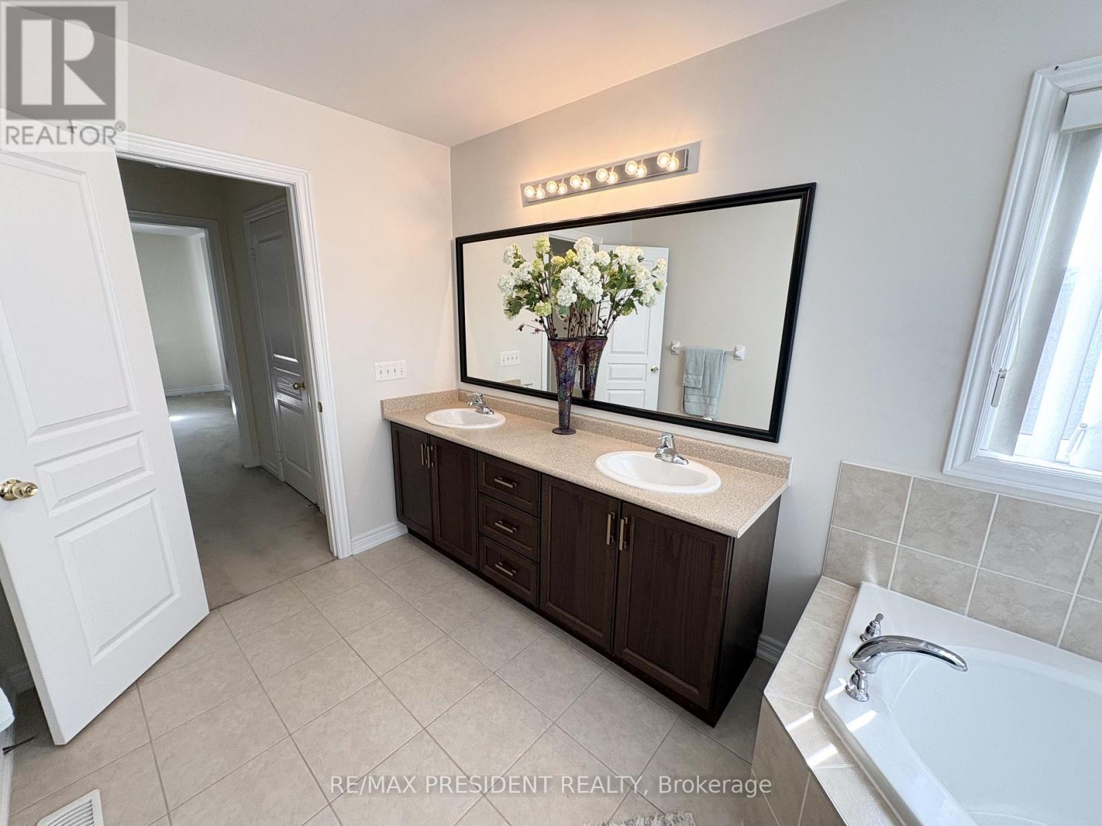 7 Wellpark Way, Brampton, Ontario  L6P 3Z6 - Photo 23 - W13880184