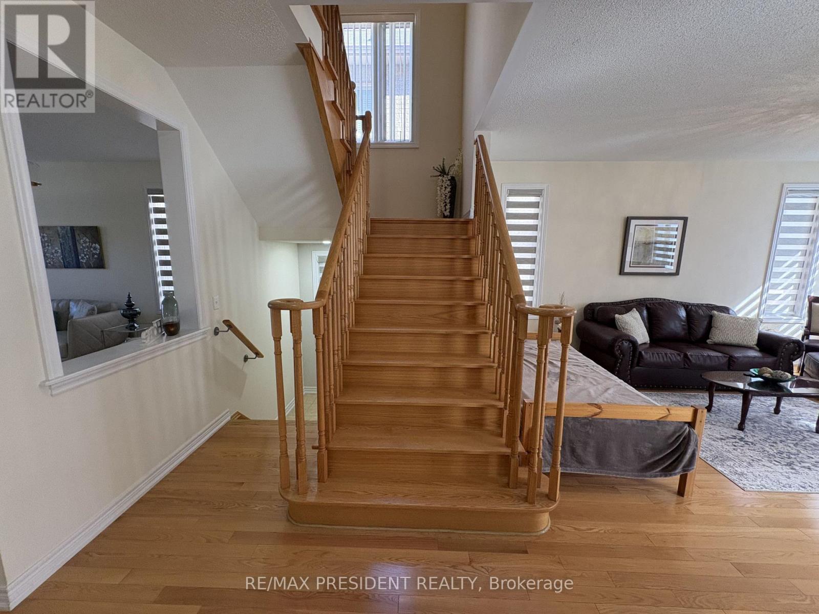 7 Wellpark Way, Brampton, Ontario  L6P 3Z6 - Photo 9 - W13880184