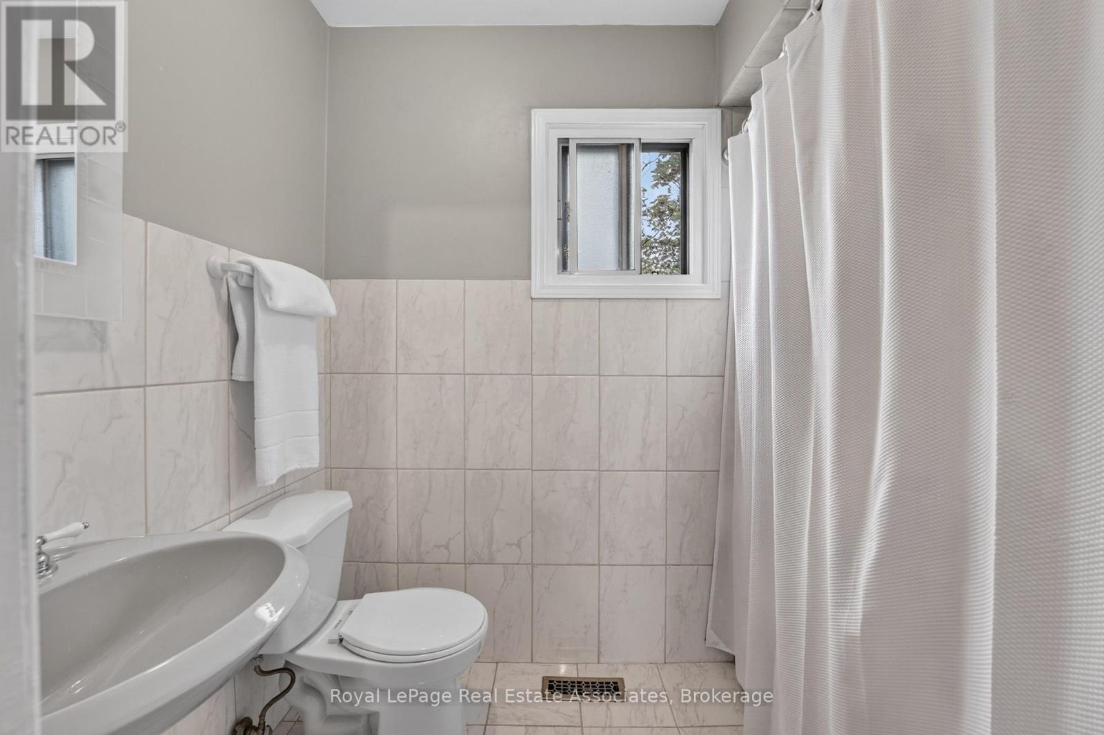 6 Ellerslie Road, Brampton, Ontario  L6T 4C2 - Photo 29 - W13880190