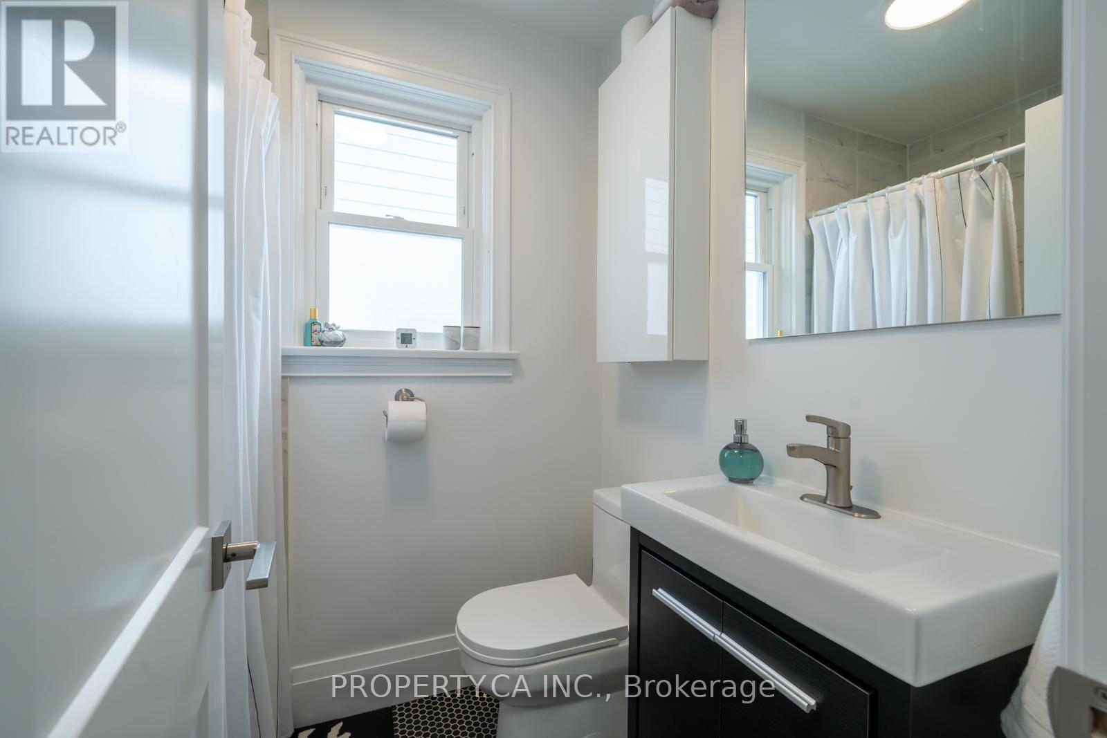 44 Daniels Street, Toronto, Ontario  M8Y 1M1 - Photo 14 - W13880254