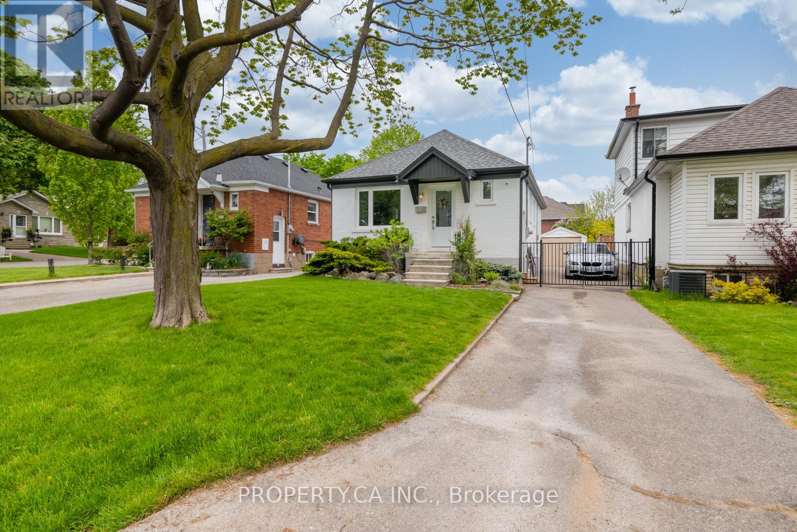 44 Daniels Street, Toronto, Ontario  M8Y 1M1 - Photo 2 - W13880254
