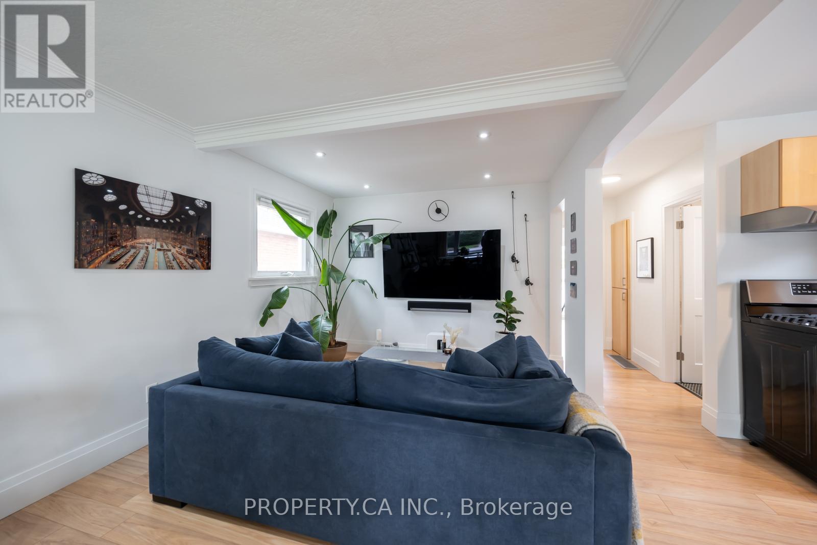 44 Daniels Street, Toronto, Ontario  M8Y 1M1 - Photo 9 - W13880254