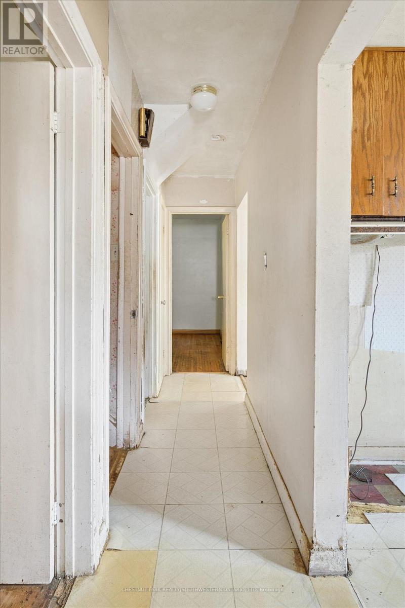 2 Lincoln Crescent, Guelph, Ontario  N1E 1Y8 - Photo 18 - X13880010