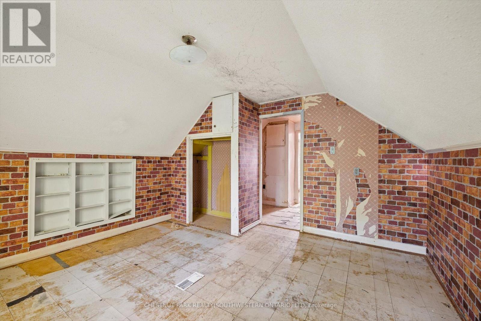 2 Lincoln Crescent, Guelph, Ontario  N1E 1Y8 - Photo 23 - X13880010