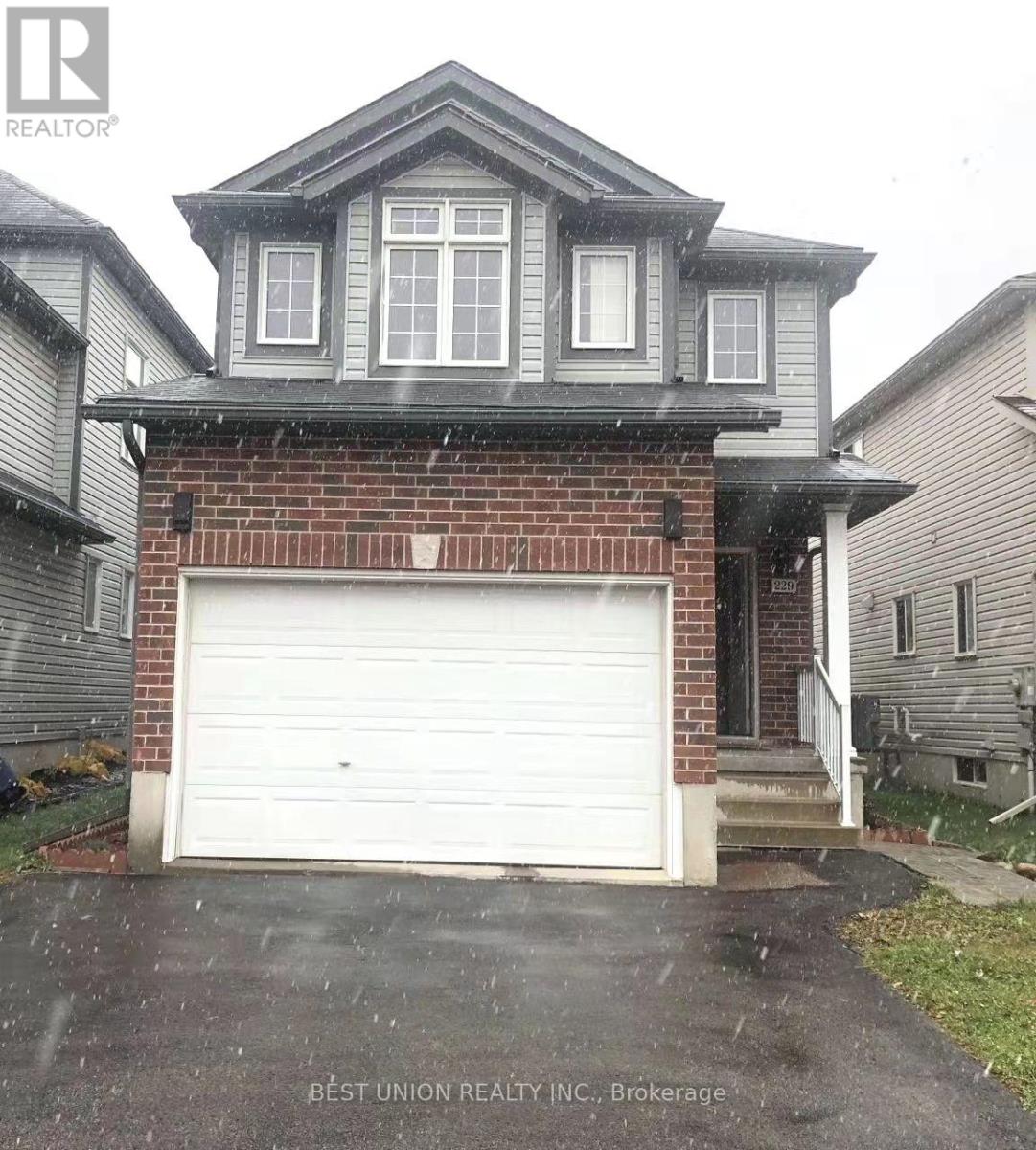 229 FEATHERSTONE CRESCENT, Kitchener, Ontario