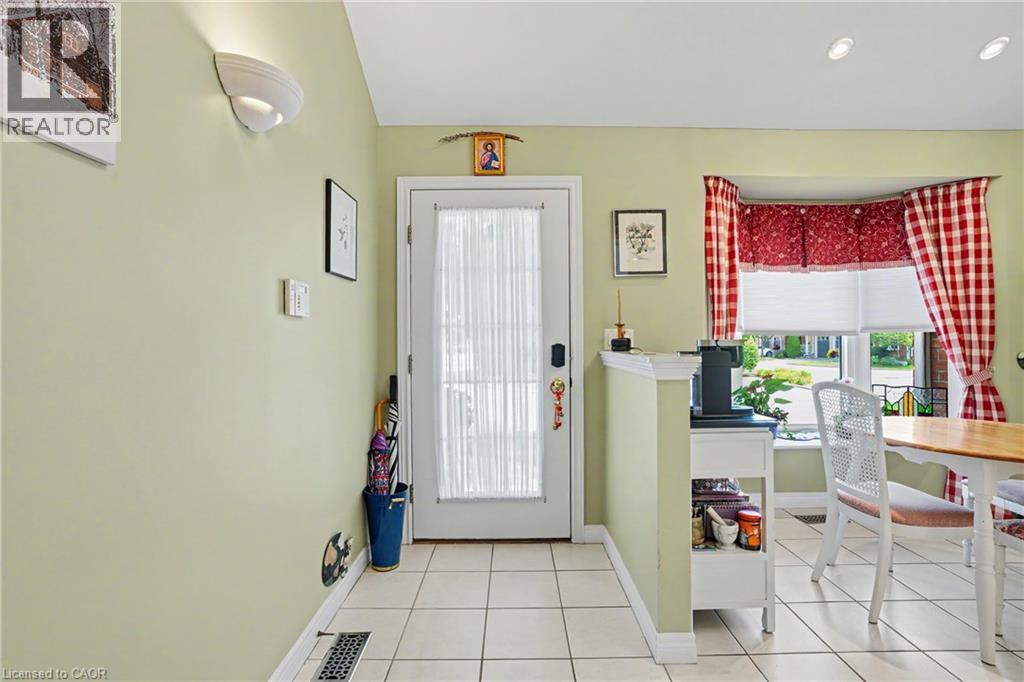 1275 Stephenson Drive Unit# 6, Burlington, Ontario  L7S 2M2 - Photo 4 - 40858072