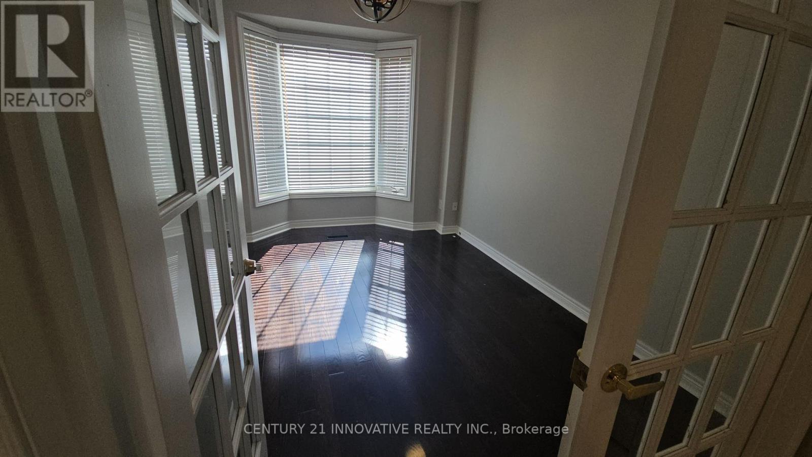 Upper - 118 Santa Amato Crescent, Vaughan, Ontario  L4J 0G1 - Photo 4 - N13689044