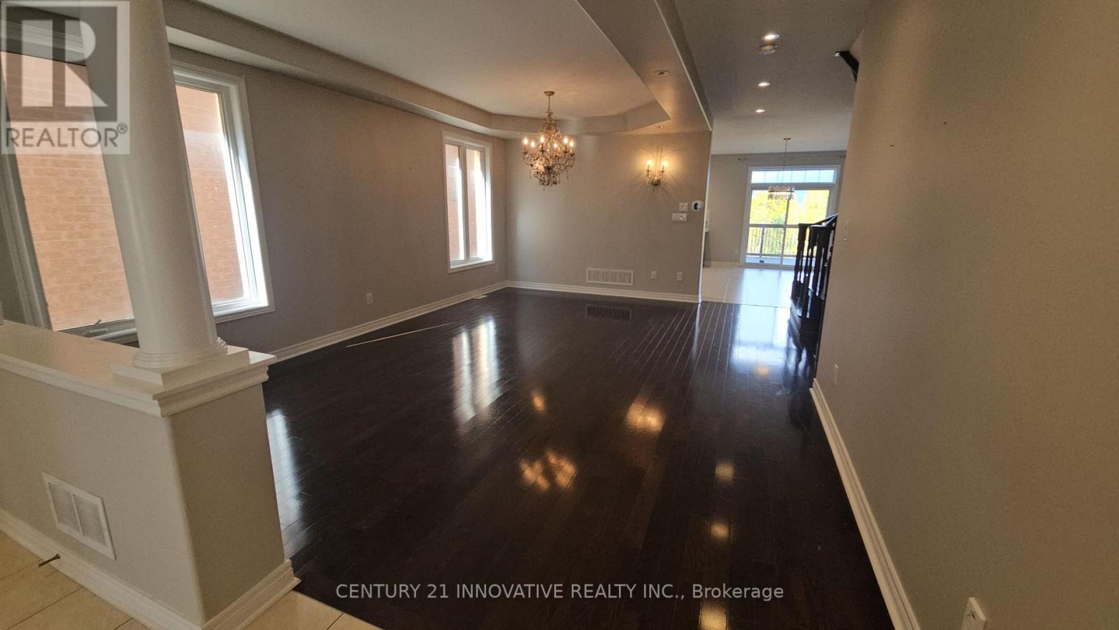 Upper - 118 Santa Amato Crescent, Vaughan, Ontario  L4J 0G1 - Photo 2 - N13689044