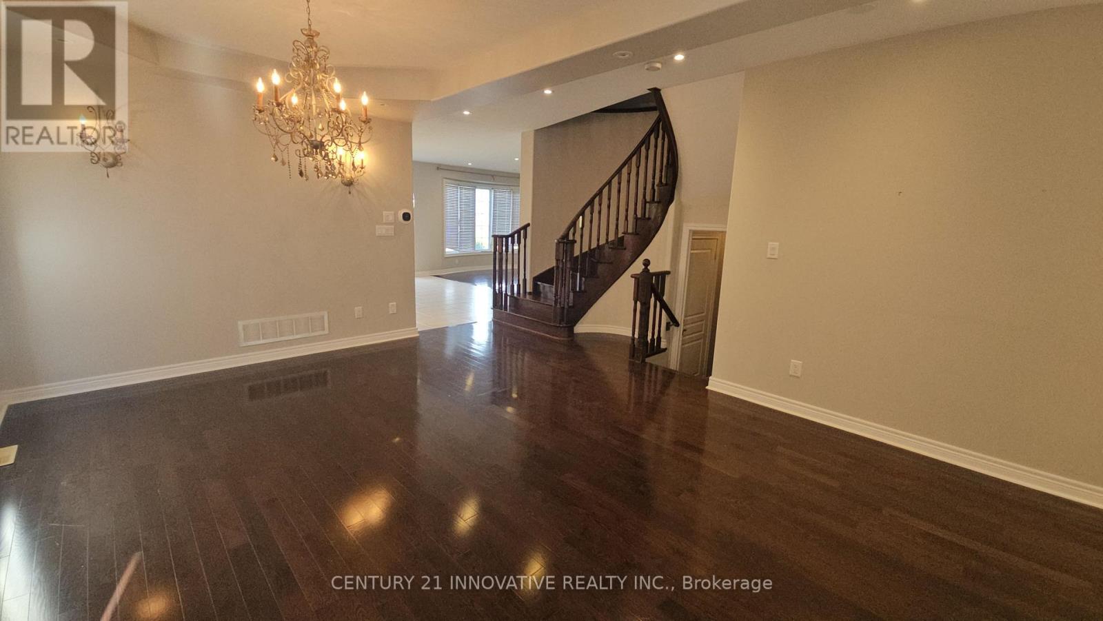 Upper - 118 Santa Amato Crescent, Vaughan, Ontario  L4J 0G1 - Photo 6 - N13689044