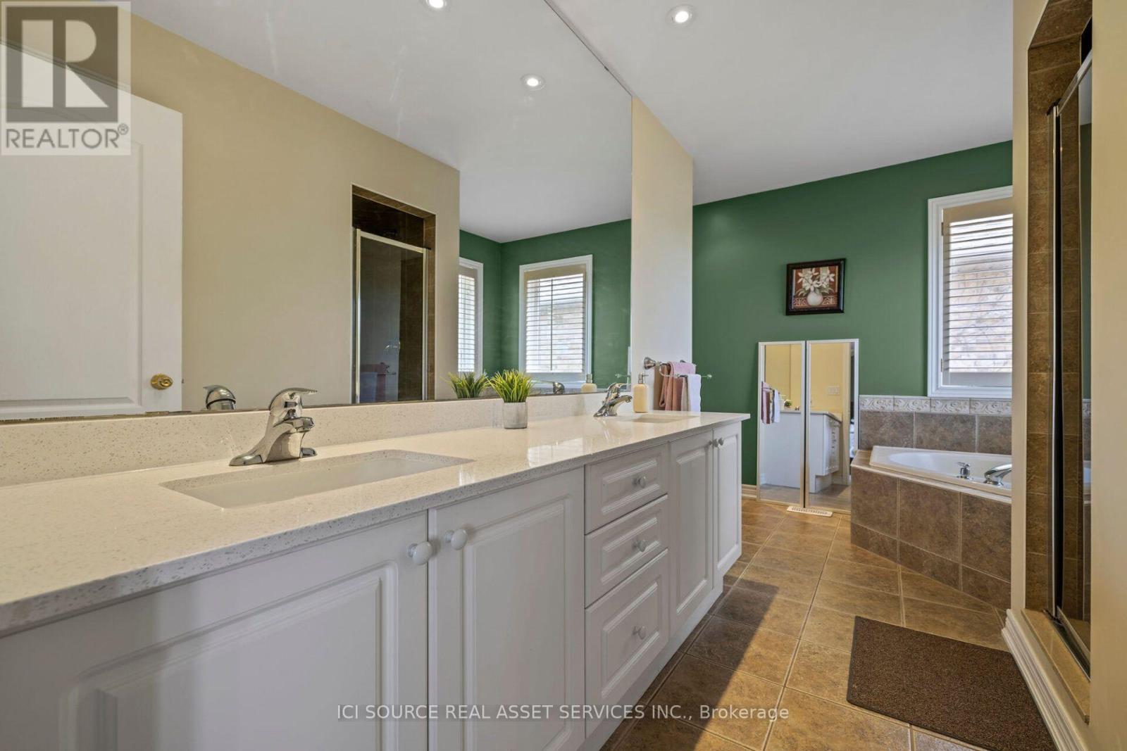 2317 Parkglen Avenue, Oakville, Ontario  L6M 4R3 - Photo 6 - W13859594