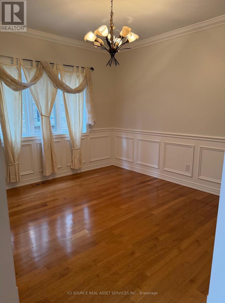2317 Parkglen Avenue, Oakville, Ontario  L6M 4R3 - Photo 9 - W13859594