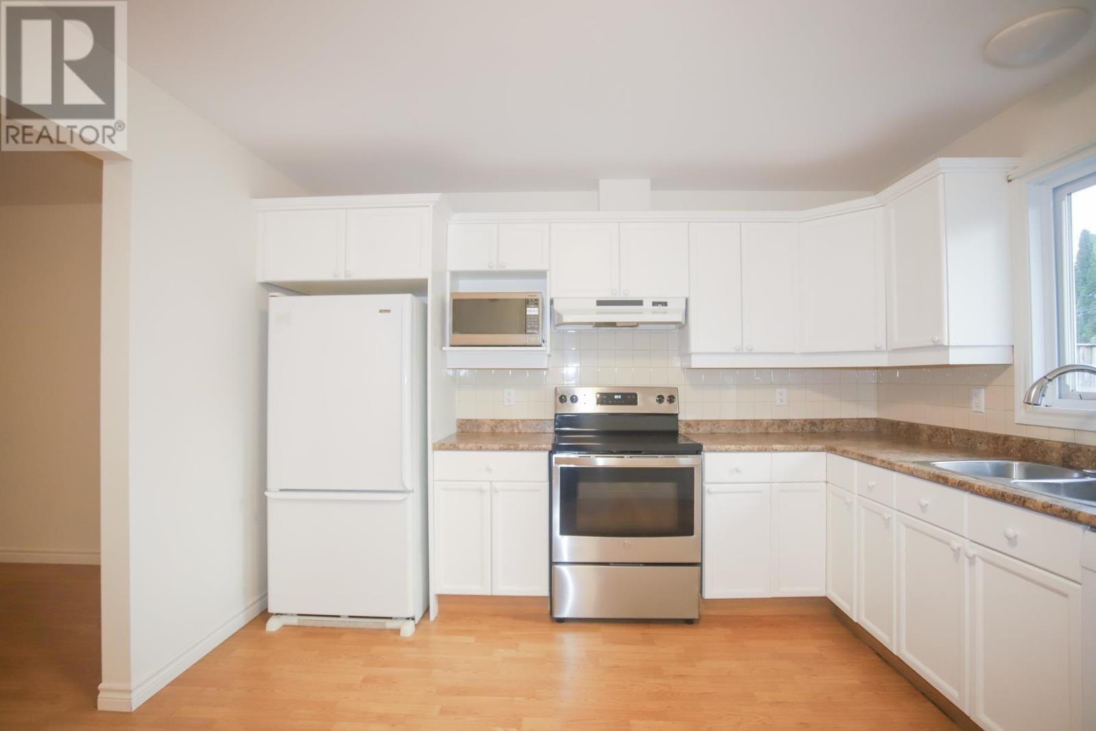 882 Pine St, Sault Ste. Marie, Ontario  P6B 3G3 - Photo 5 - SM262747